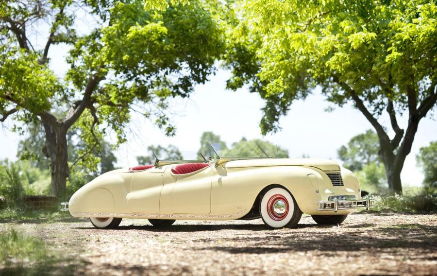  Chrysler Newport Dual Cowl Phaeton LeBaron 1941 года  (фото 1 из 3)